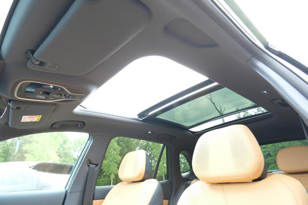 GEELY Starray EM-i 1.5 Max+ 262 PK | Panorama | Stoelen voor & achter verwarmd | Memory Seats | 360 Camera | 19 Inch LMV | 136km elektrisch bereik