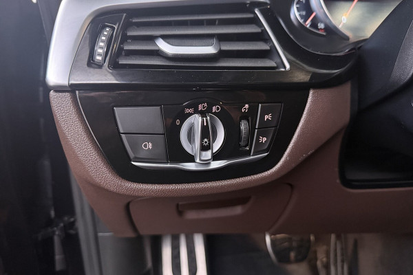 BMW 6 Serie Gran Turismo 630i High Executive (PANORAMADAK, H&K AUDIO, STOELVERWARMING/VERKOELING, STUURVERWARMING,