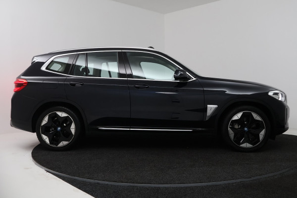 BMW iX3 Executive 80 kWh SOH 96% (PANORAMADAK, SFEERVERLICHTING, ADAPTIVE CRUISE, AUTOPILOT, STOEL