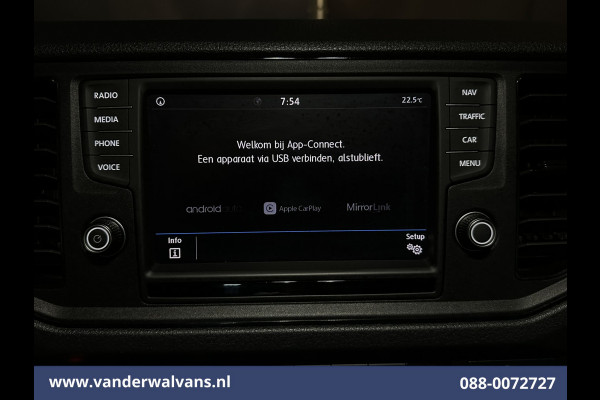 Volkswagen Crafter 2.0 TDI L3H2 L2H1 Euro6 Airco | Camera | Navigatie | Apple Carplay | Stoelverwarming Android Auto, 2500kg Trekhaak, Verwarmde voorruit, Parkeersensoren, Bijrijdersbank