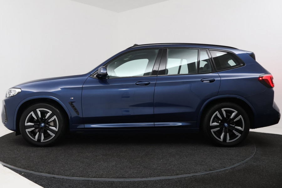 BMW iX3 Executive 80 kWh SOH 100% (PANORAMADAK, CAMERA, SFEERVERLICHTING, STOELVERWARMING, ELEKTR