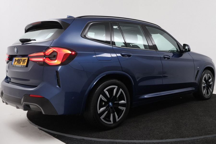BMW iX3 Executive 80 kWh SOH 100% (PANORAMADAK, CAMERA, SFEERVERLICHTING, STOELVERWARMING, ELEKTR
