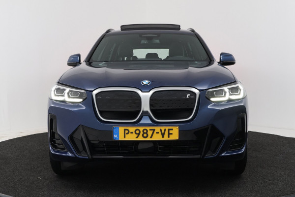BMW iX3 Executive 80 kWh SOH 100% (PANORAMADAK, CAMERA, SFEERVERLICHTING, STOELVERWARMING, ELEKTR
