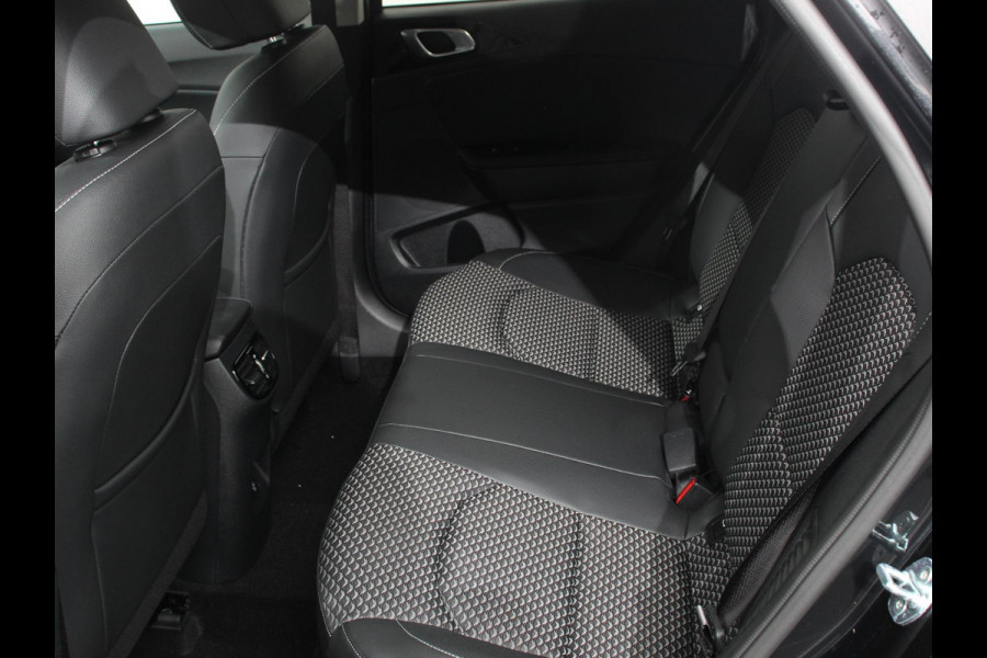 Kia Xceed 1.6 GDi PHEV 140pk DynamicLine Navigatie Camera Climate Control Cruise control adaptive Lane assist Lichtmetalen Velgen Stoelverwarming