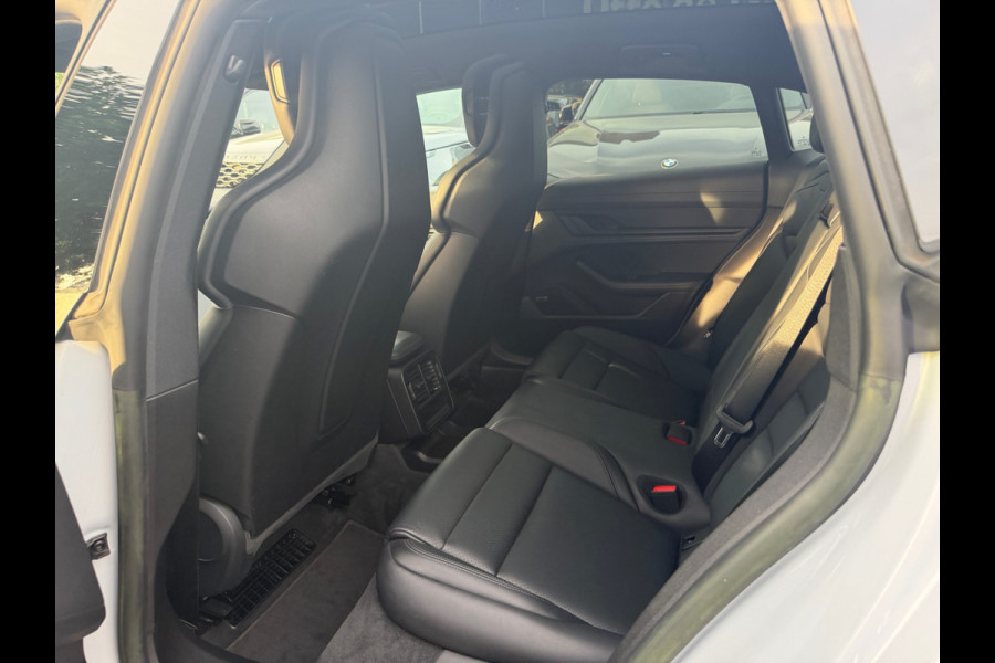 Porsche Taycan Sport Turismo 93 kWh / SoH 94,1% / Panoramadak / 360Camera / Luchtvering / Sportchrono / 21'' / Adaptieve Stoelen / Bose / Stoel+Stuurverwarming / Dodehoek / DAB / ACC / Warmtepomp