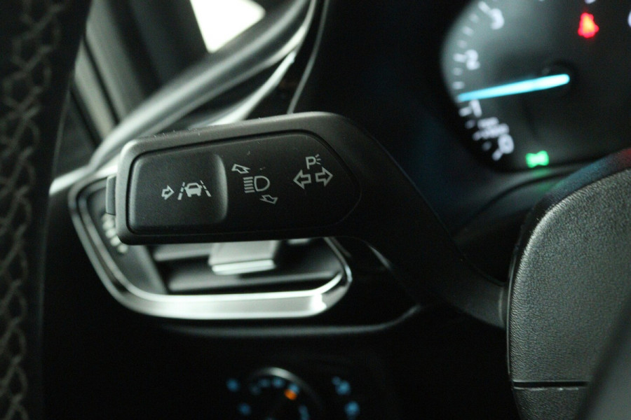 Ford Fiesta 1.0 EcoBoost Titanium (ACHTERUITRIJCAMERA, CRUISE CONTROL ADAPTIEF, NAVIGATIE, PARKEERSENS