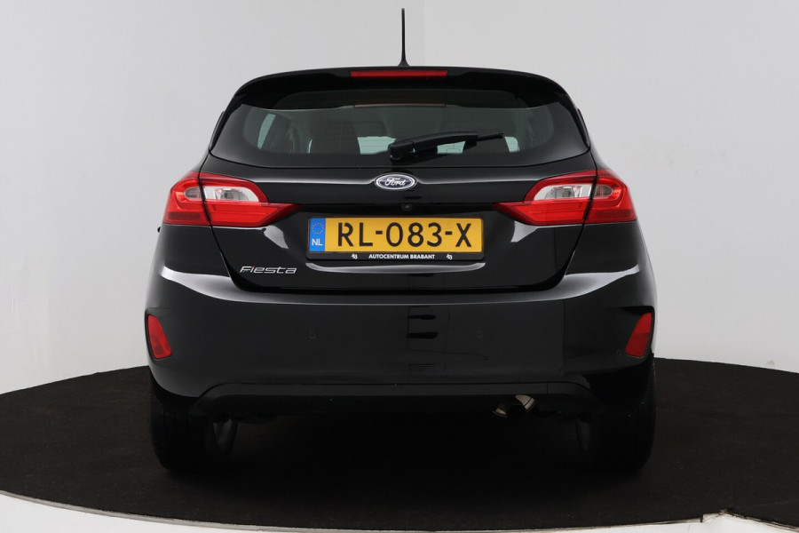 Ford Fiesta 1.0 EcoBoost Titanium (ACHTERUITRIJCAMERA, CRUISE CONTROL ADAPTIEF, NAVIGATIE, PARKEERSENS