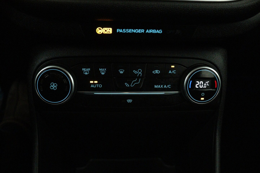 Ford Fiesta 1.0 EcoBoost Titanium (ACHTERUITRIJCAMERA, CRUISE CONTROL ADAPTIEF, NAVIGATIE, PARKEERSENS