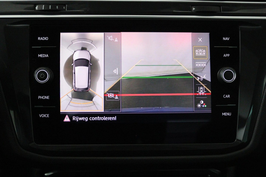 Volkswagen Tiguan 1.5 TSI ACT Highline (PANORAMADAK, DIGITALE COCKPIT, ACHTERUITRIJCAMERA, STOELVERWARMING,