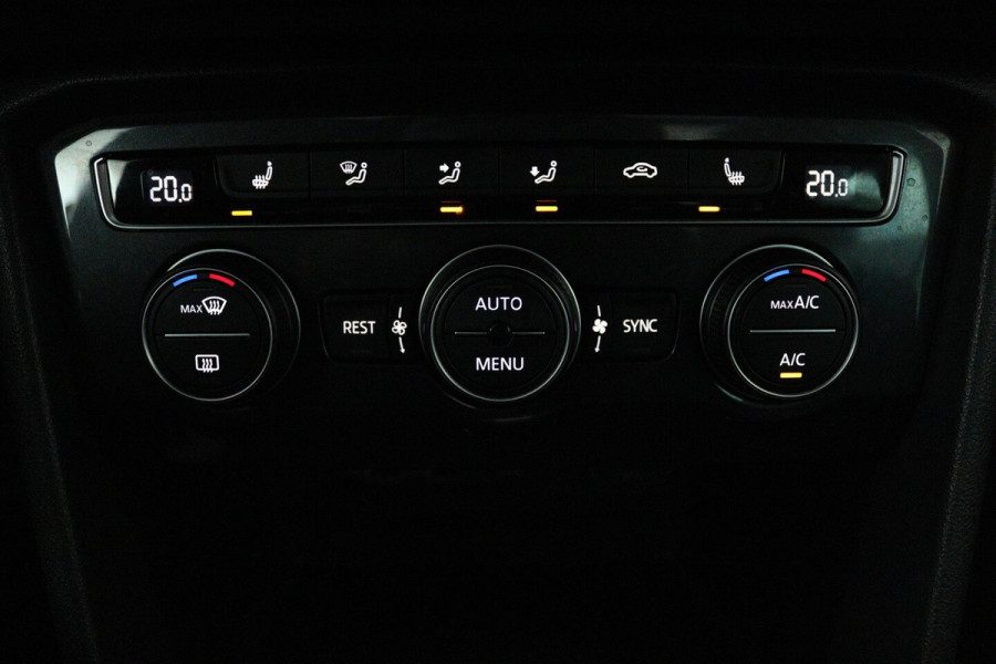 Volkswagen Tiguan 1.5 TSI ACT Highline (PANORAMADAK, DIGITALE COCKPIT, ACHTERUITRIJCAMERA, STOELVERWARMING,