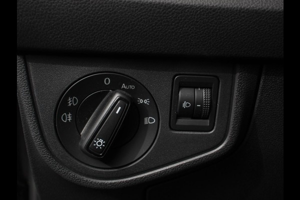 Volkswagen Polo 1.0 TSI Move DSG Navigatie Apple Carplay/Android Auto Airco Digitale Cockpit Adaptive Cruise Control Lichtmetalen Velgen Parkeer sensoren V+A Stoelverwarming