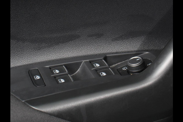 Volkswagen Polo 1.0 TSI Move DSG Navigatie Apple Carplay/Android Auto Airco Digitale Cockpit Adaptive Cruise Control Lichtmetalen Velgen Parkeer sensoren V+A Stoelverwarming