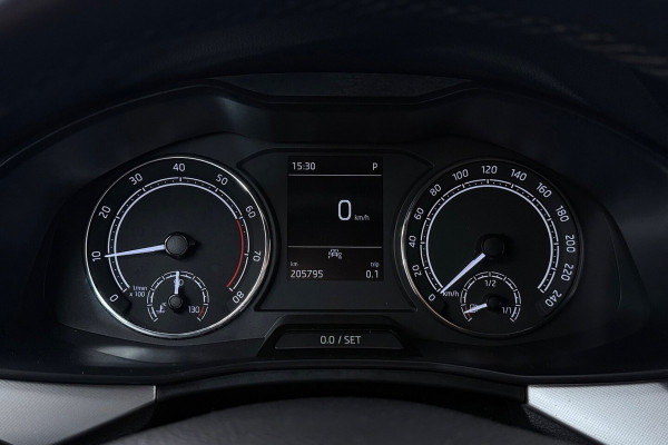 Škoda Kamiq 1.0 TSI Sport Business (PARKEERSENSOREN, CRUISE CONTROL, BLUETOOTH)