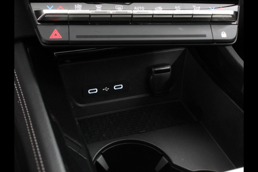 Renault Austral 1.3 Mild Hybrid 160 X-Tronic Climate control Cruise Control adaptief Panorama dak LED Navigatie Sfeerverlichting Elektrische achterklep Stoel + stuurverwarming 360* camera Premium audio Arkamys