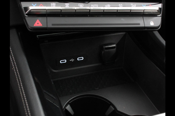 Renault Austral 1.3 Mild Hybrid 160 X-Tronic Climate control Cruise Control adaptief Panorama dak LED Navigatie Sfeerverlichting Elektrische achterklep Stoel + stuurverwarming 360* camera Premium audio Arkamys
