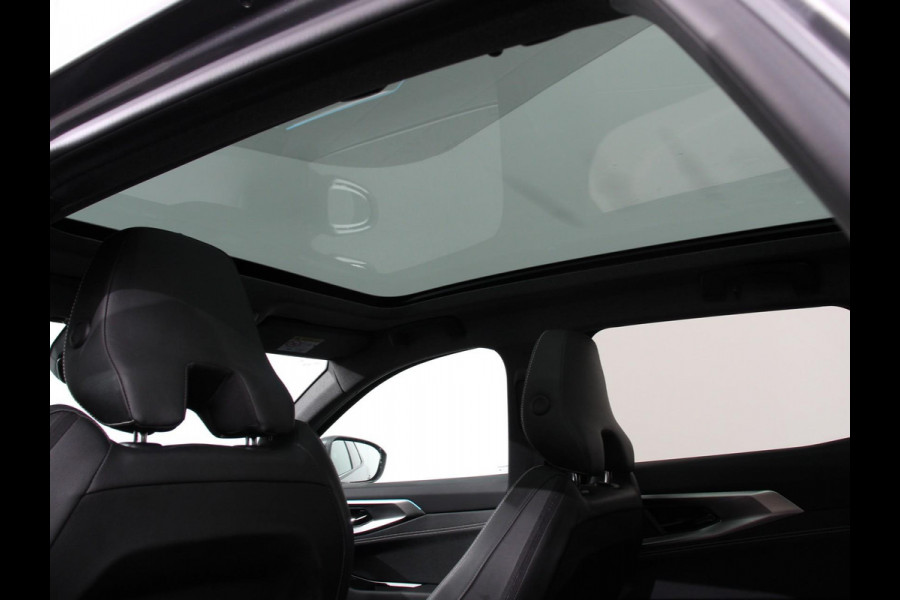 Renault Austral 1.3 Mild Hybrid 160 X-Tronic Climate control Cruise Control adaptief Panorama dak LED Navigatie Sfeerverlichting Elektrische achterklep Stoel + stuurverwarming 360* camera Premium audio Arkamys
