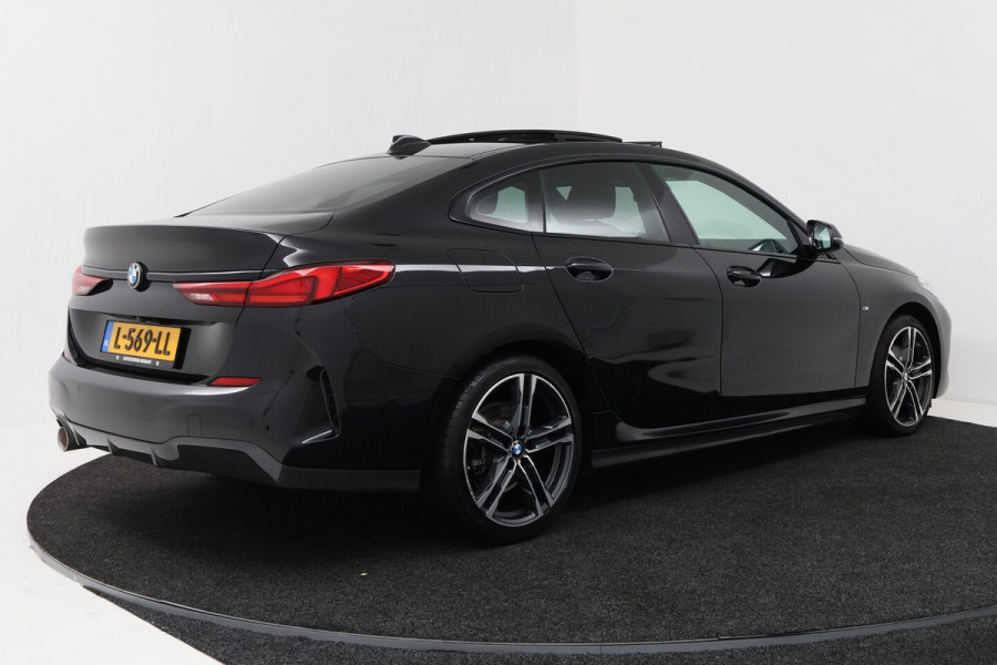BMW 2 Serie Gran Coupé 218i Business Edition Plus (PANORAMADAK, CAMERA, SFEERVERLICHTING, STOELVERWARMING, PARKEE