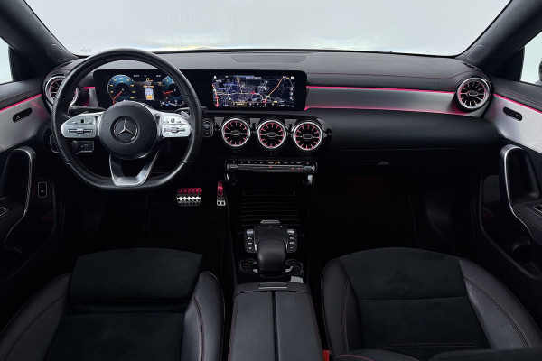 Mercedes-Benz CLA-Klasse 200 Business Solution AMG (PANORAMADAK, STOELVERWARMING, SFEERVERLICHTING, CAMERA, CRUISE