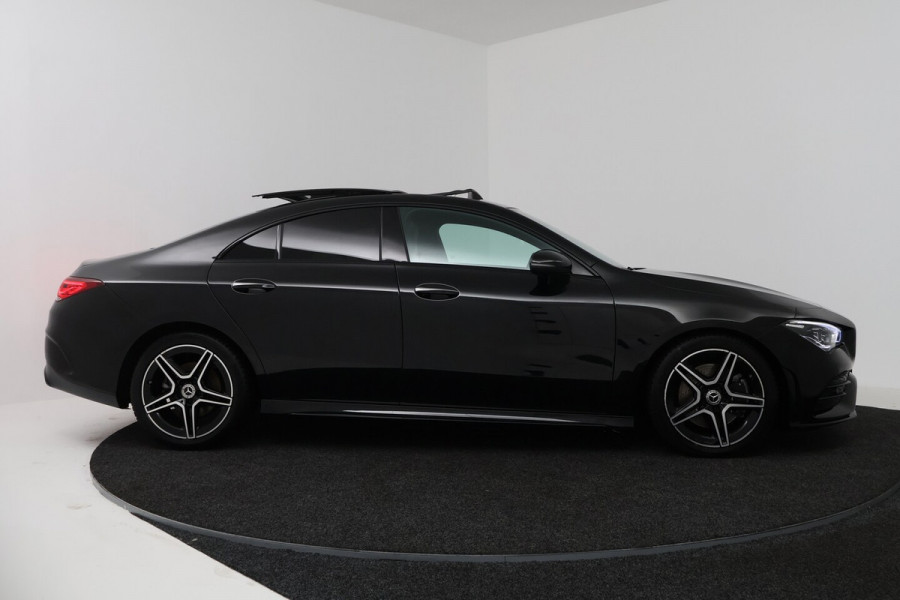Mercedes-Benz CLA-Klasse 200 Business Solution AMG (PANORAMADAK, STOELVERWARMING, SFEERVERLICHTING, CAMERA, CRUISE