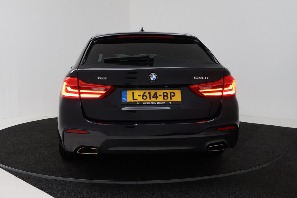 BMW 5 Serie Touring 540i xDrive High Executive (PANORAMADAK, ADAPTIEVE CRUISE, SFEERVERLICHTING, DEALER ONDERH