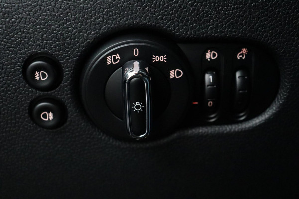 MINI Cooper S 2.0 Chili JCW Pakket (PANORAMADAK, DEALER ONDERHOUDEN, HEAD-UP, CARPLAY, NAVIGATIE, STOELV