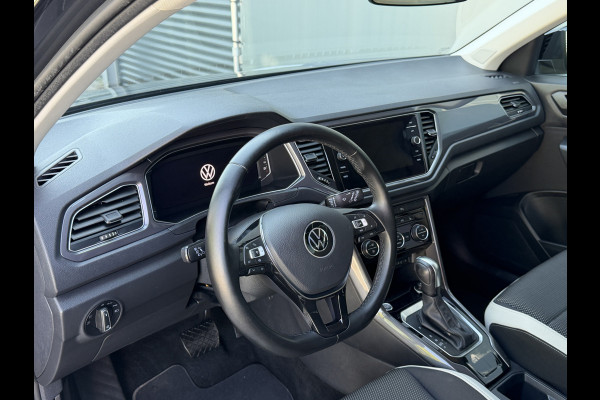 Volkswagen T-Roc BWJ 2021 | 1.5TSI 150PK Sport Business R AUTOMAAT | CLIMA | NAVI | DIGI DASH | 19'' LMV | PDC 2X | CARPLAY | DONKER GLAS | STOELVERW |
