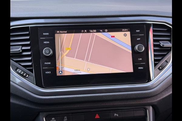 Volkswagen T-Roc BWJ 2021 | 1.5TSI 150PK Sport Business R AUTOMAAT | CLIMA | NAVI | DIGI DASH | 19'' LMV | PDC 2X | CARPLAY | DONKER GLAS | STOELVERW |
