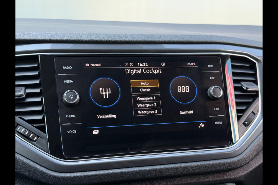 Volkswagen T-Roc BWJ 2021 | 1.5TSI 150PK Sport Business R AUTOMAAT | CLIMA | NAVI | DIGI DASH | 19'' LMV | PDC 2X | CARPLAY | DONKER GLAS | STOELVERW |