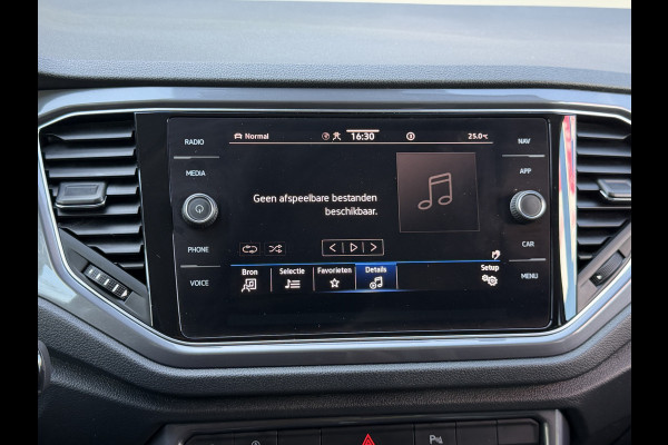 Volkswagen T-Roc BWJ 2021 | 1.5TSI 150PK Sport Business R AUTOMAAT | CLIMA | NAVI | DIGI DASH | 19'' LMV | PDC 2X | CARPLAY | DONKER GLAS | STOELVERW |