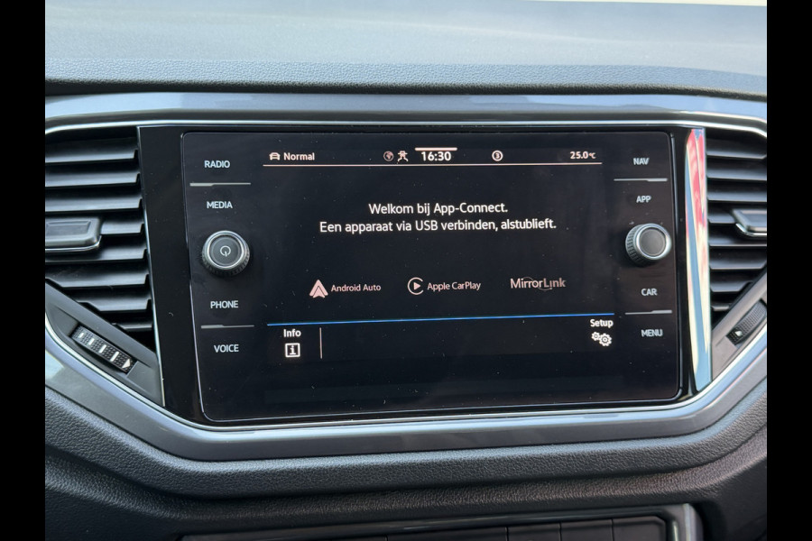 Volkswagen T-Roc BWJ 2021 | 1.5TSI 150PK Sport Business R AUTOMAAT | CLIMA | NAVI | DIGI DASH | 19'' LMV | PDC 2X | CARPLAY | DONKER GLAS | STOELVERW |