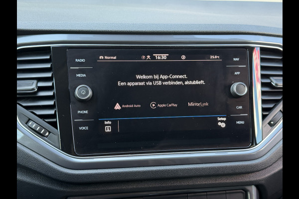Volkswagen T-Roc BWJ 2021 | 1.5TSI 150PK Sport Business R AUTOMAAT | CLIMA | NAVI | DIGI DASH | 19'' LMV | PDC 2X | CARPLAY | DONKER GLAS | STOELVERW |