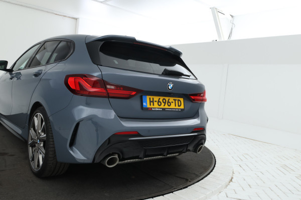 BMW 1-serie M135i xDrive High Executive Edition Head Up Display, Automaat, Panorama Dak!
