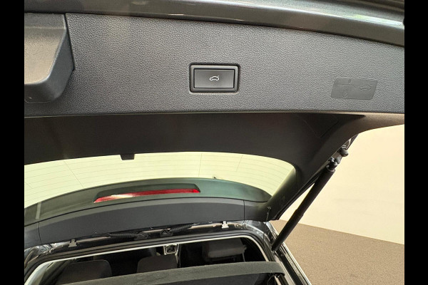 Volkswagen T-Roc 1.5 TSI 150pk Automaat Style Climate Control  Navigatie Aple Carplay/Android Auto  PDC VA+ Camera Adaptive Cruise Control Keyless Go Virtual Cockpit Pro