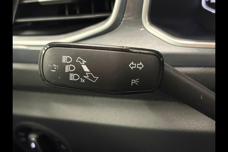 Volkswagen T-Roc 1.5 TSI 150pk Automaat Style Climate Control  Navigatie Aple Carplay/Android Auto  PDC VA+ Camera Adaptive Cruise Control Keyless Go Virtual Cockpit Pro
