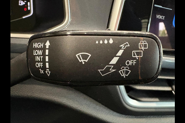 Volkswagen T-Roc 1.5 TSI 150pk Automaat Style Climate Control  Navigatie Aple Carplay/Android Auto  PDC VA+ Camera Adaptive Cruise Control Keyless Go Virtual Cockpit Pro