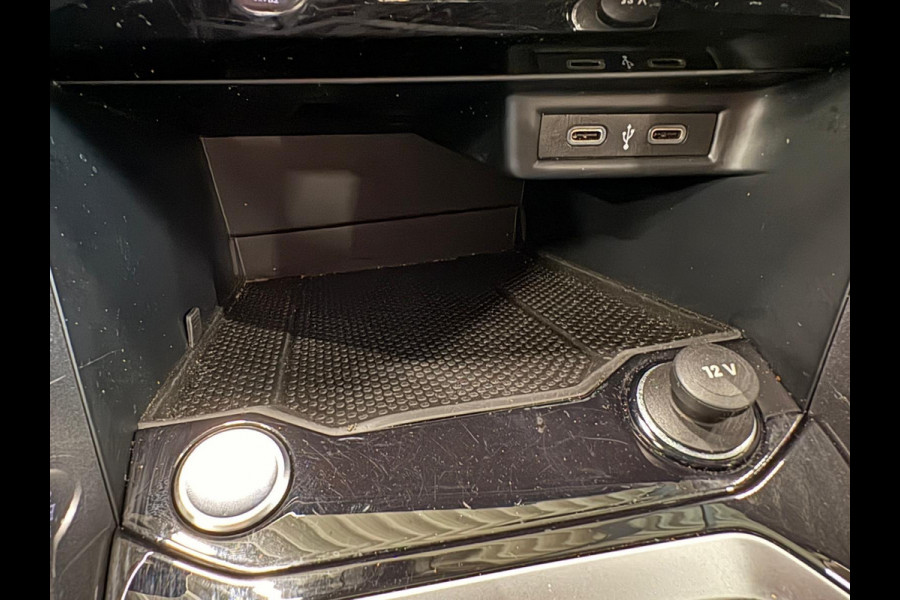 Volkswagen T-Roc 1.5 TSI 150pk Automaat Style Climate Control  Navigatie Aple Carplay/Android Auto  PDC VA+ Camera Adaptive Cruise Control Keyless Go Virtual Cockpit Pro