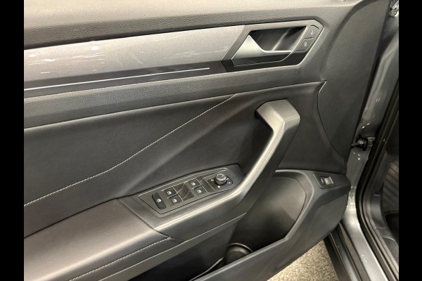 Volkswagen T-Roc 1.5 TSI 150pk Automaat Style Climate Control  Navigatie Aple Carplay/Android Auto  PDC VA+ Camera Adaptive Cruise Control Keyless Go Virtual Cockpit Pro