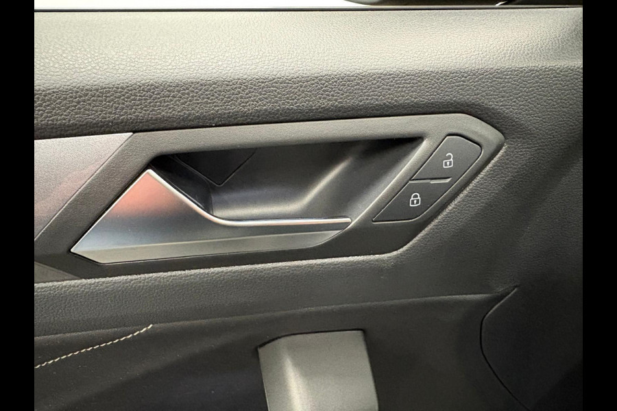 Volkswagen T-Roc 1.5 TSI 150pk Automaat Style Climate Control  Navigatie Aple Carplay/Android Auto  PDC VA+ Camera Adaptive Cruise Control Keyless Go Virtual Cockpit Pro