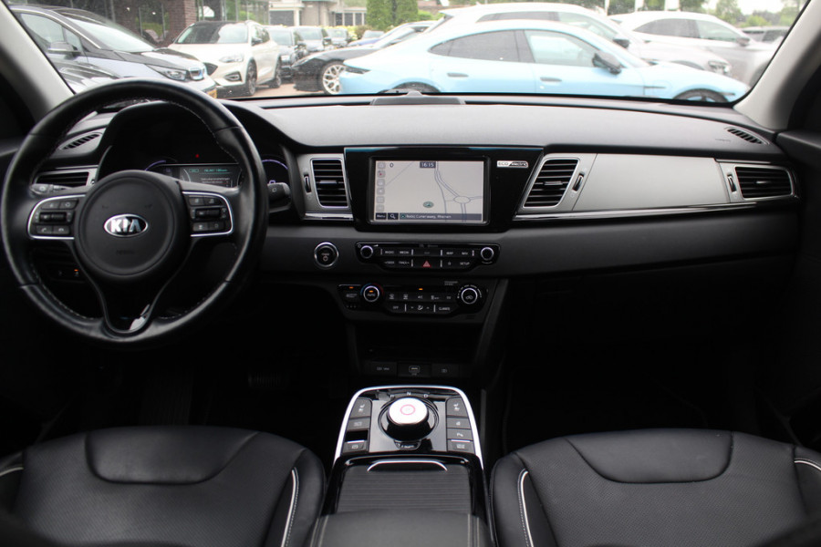 Kia e-Niro ExecutiveLine 64 kWh / Camera / Leder / Keyless / Stoelventilatie / Navigatie / Dodehoek / DAB / Cruise Control / Warmtepomp