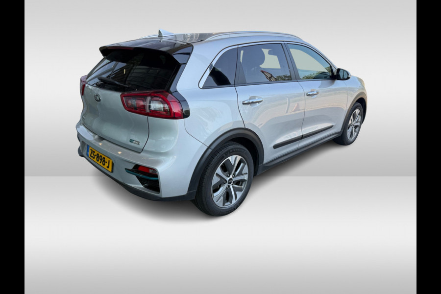 Kia e-Niro ExecutiveLine 64 kWh / Camera / Leder / Keyless / Stoelventilatie / Navigatie / Dodehoek / DAB / Cruise Control / Warmtepomp