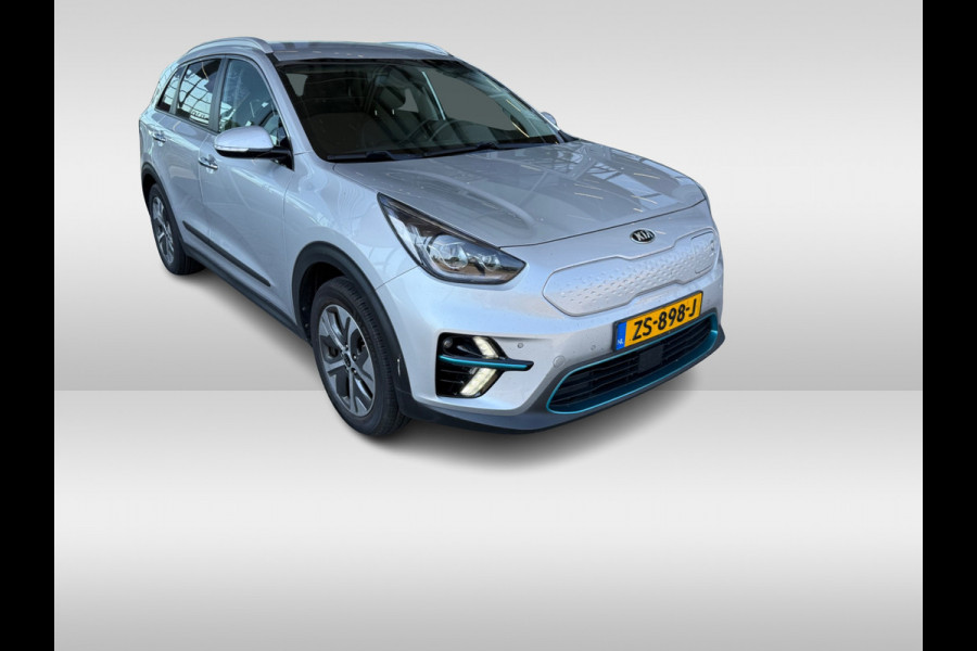 Kia e-Niro ExecutiveLine 64 kWh / Camera / Leder / Keyless / Stoelventilatie / Navigatie / Dodehoek / DAB / Cruise Control / Warmtepomp