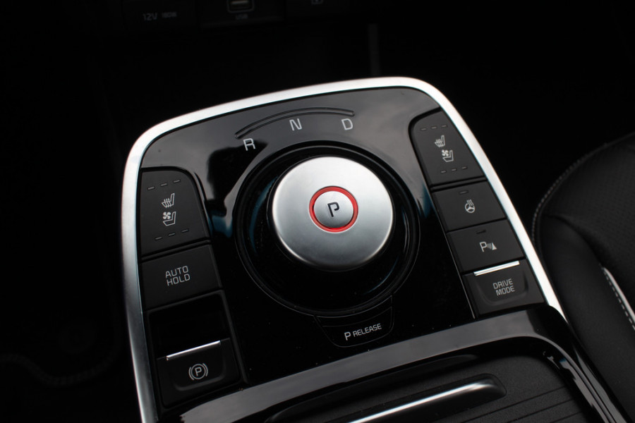 Kia e-Niro ExecutiveLine 64 kWh / Camera / Leder / Keyless / Stoelventilatie / Navigatie / Dodehoek / DAB / Cruise Control / Warmtepomp