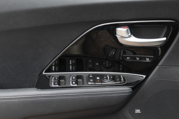 Kia e-Niro ExecutiveLine 64 kWh / Camera / Leder / Keyless / Stoelventilatie / Navigatie / Dodehoek / DAB / Cruise Control / Warmtepomp
