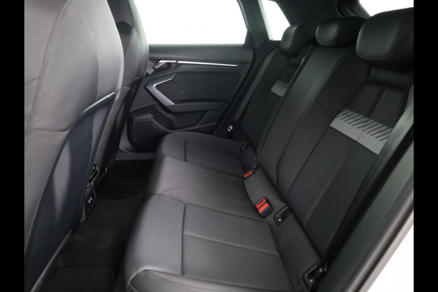 Audi A3 Sportback 40 TFSI e Pro Line 204pk | Private Lease € 699,00 per maand* | 18 inch Lichtmetalen velgen | Led koplampen | Sportstoelen | Verlengde garantie