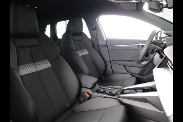 Audi A3 Sportback 40 TFSI e Pro Line 204pk | Private Lease € 699,00 per maand* | 18 inch Lichtmetalen velgen | Led koplampen | Sportstoelen | Verlengde garantie