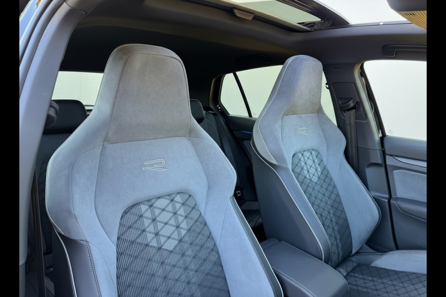 Volkswagen Golf 1.5 eTSI AUTOMAAT R-Line Business, panoramadak, harman/kardon, sfeerverlichting, digitaal cockpit, vele opties!