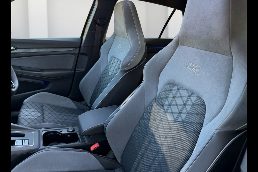 Volkswagen Golf 1.5 eTSI AUTOMAAT R-Line Business, panoramadak, harman/kardon, sfeerverlichting, digitaal cockpit, vele opties!
