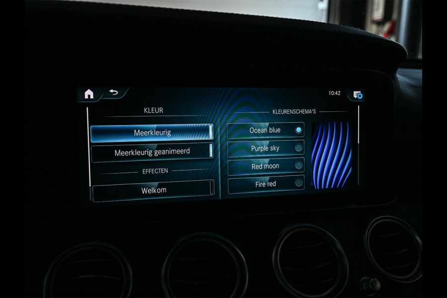 Mercedes-Benz E-Klasse Estate 300 e AMG Line | 360 Camera | Distronic | Ambiente Verlichting | Stoelverwarming | Multibeam Led | Elekt. Verst. Stoelen |
