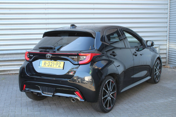 Toyota Yaris 1.5 Hybrid 116pk GR Sport AUTOMAAT Panoramadak JBL HUD NL-Auto NAP
