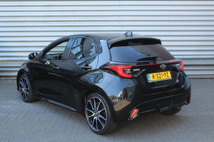 Toyota Yaris 1.5 Hybrid 116pk GR Sport AUTOMAAT Panoramadak JBL HUD NL-Auto NAP